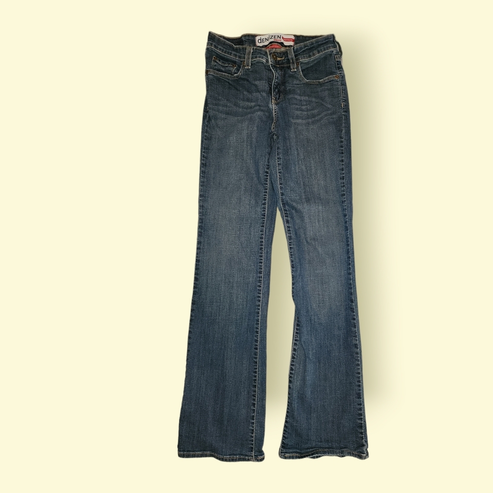 DENIZEN from Levi's Totally Shaping, Boot Cut jeans, size 2 Medium